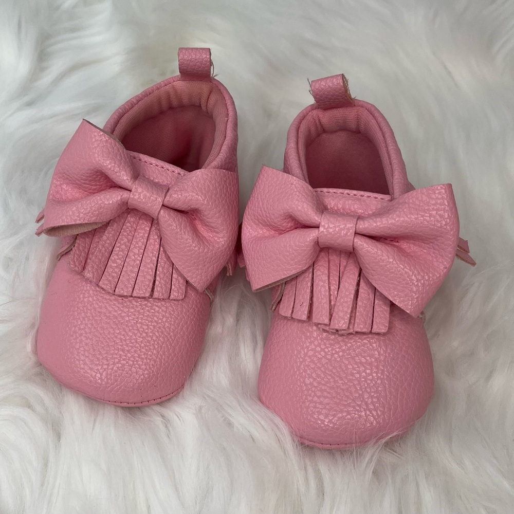 Baby’s Moccasins with Bow
